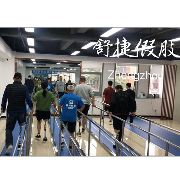 大腿假肢，訓(xùn)練